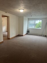 11 Brattle St, Unit apt 2 in Arlington, MA - Foto de edificio - Building Photo