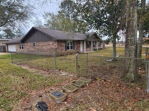 7210 Headlee Rd in Lumberton, TX - Building Photo - Building Photo