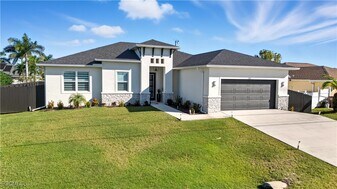 525 Tropicana Parkway W in Cape Coral, FL - Building Photo