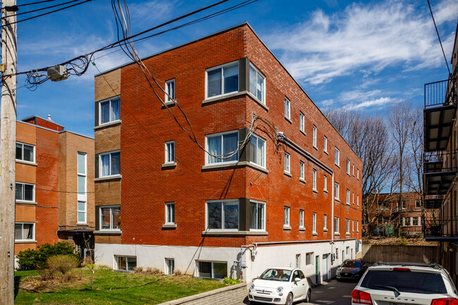 5767 Hudson Ch in Montréal, QC - Building Photo - Building Photo