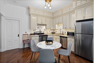 80 E Brookline St, Unit 2 in Boston, MA - Building Photo - Building Photo