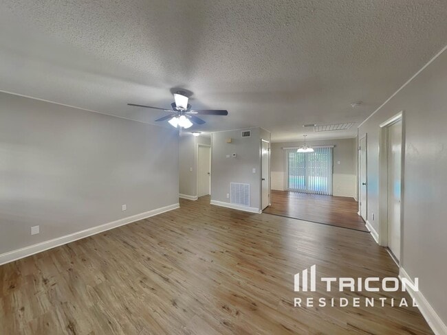 421 Iris Rd in Casselberry, FL - Building Photo - Building Photo