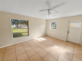 1321 SE 8th Ave in Cape Coral, FL - Building Photo