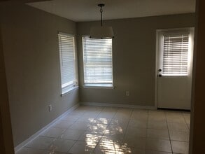 5980 Savannah Dr in Milton, FL - Foto de edificio - Building Photo