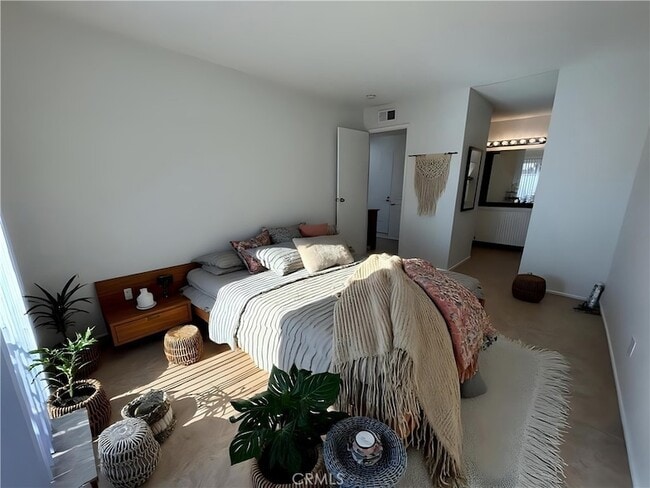 51099 Eisenhower Dr, Unit 1 in La Quinta, CA - Building Photo - Building Photo