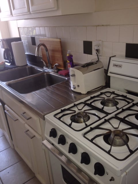 4266 Melrose Ave in Los Angeles, CA - Foto de edificio - Building Photo