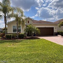 4028 E Hampton Cir in Alva, FL - Building Photo