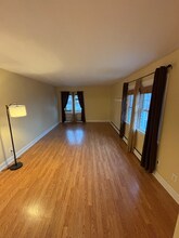 395 Fir St in Warminster, PA - Foto de edificio - Building Photo