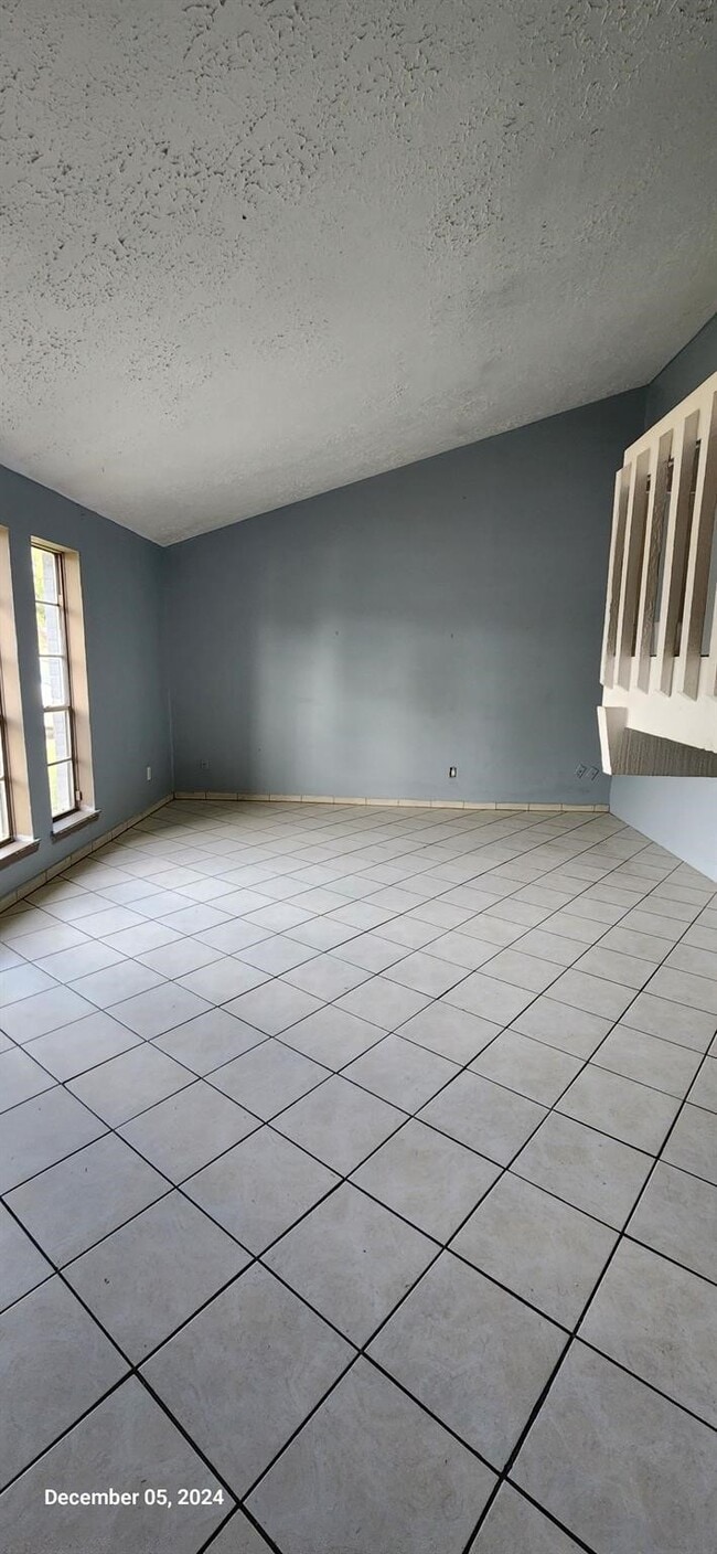 property at 7807 Lamppost Ct
