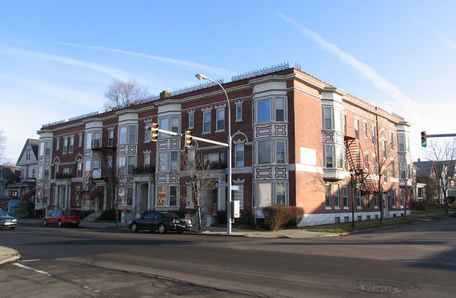 Elmwood Heights in Buffalo, NY - Foto de edificio - Building Photo