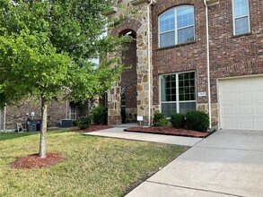 3040 Seabrook Dr in Little Elm, TX - Building Photo - Building Photo