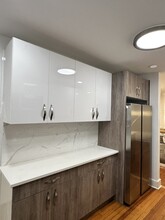 328 High St, Unit 2B in Burlington, NJ - Building Photo - Building Photo