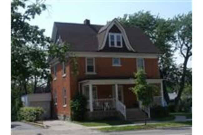 221 N Ashley St in Ann Arbor, MI - Foto de edificio - Building Photo
