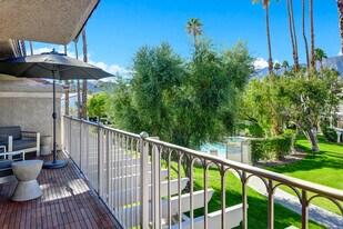 2701 E Mesquite Ave in Palm Springs, CA - Building Photo