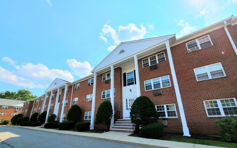 15 Old Colony Ln in Arlington, MA - Building Photo