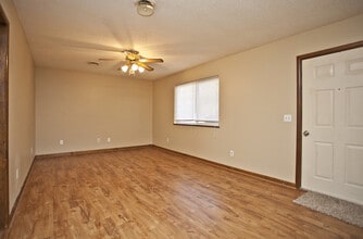 311 Willow Ave in Farmington, AR - Building Photo - Building Photo