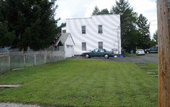 98 Melville Ave in Cohoes, NY - Foto de edificio - Building Photo