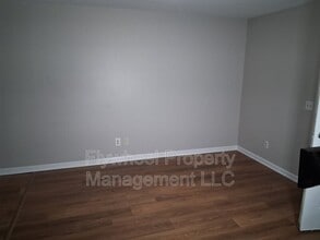 138 N Poole St in Ashland City, TN - Building Photo - Building Photo