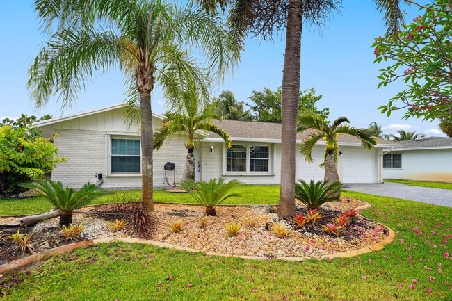 4091 Lakespur Cir N in Palm Beach Gardens, FL - Building Photo - Building Photo
