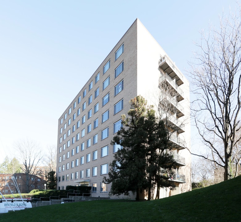 Robin Towers in Arlington, VA - Foto de edificio