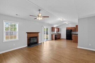 116 Jenna Rea Rd in Hubert, NC - Building Photo - Building Photo