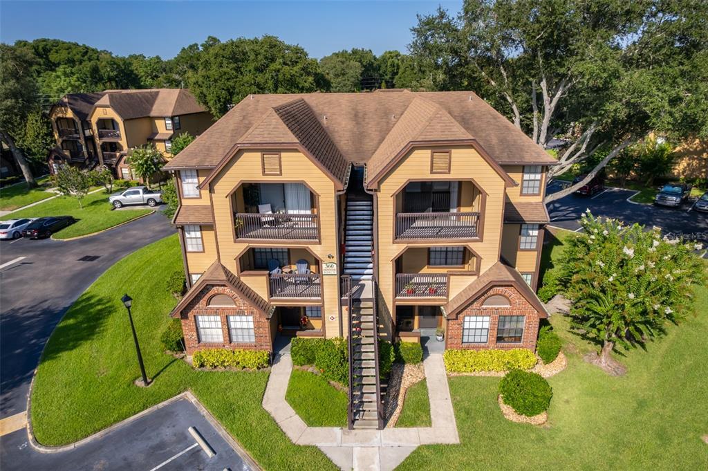 360 Lakepointe Dr in Altamonte Springs, FL - Building Photo