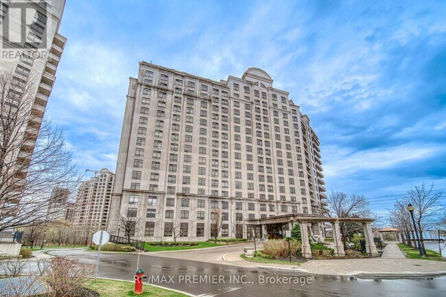 9235 Jane St in Vaughan, ON - Building Photo - Building Photo