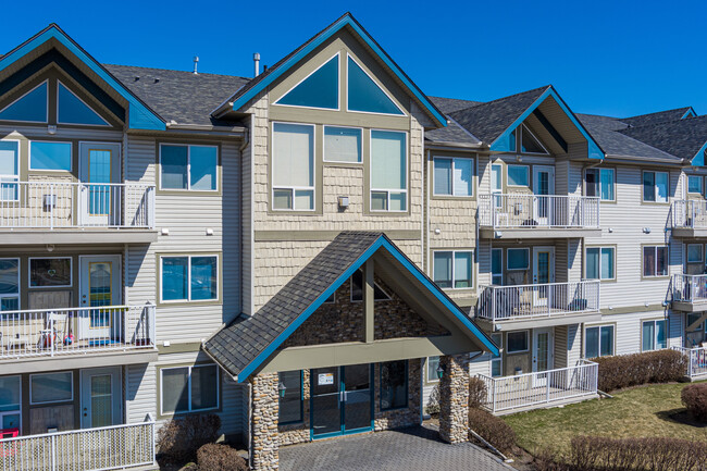 7 Harvest Gold Manor NE in Calgary, AB - Building Photo - Building Photo