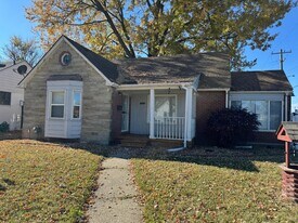 19029 Plainview Ave in Detroit, MI - Building Photo