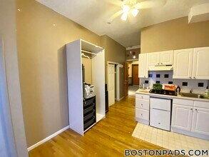 270 Newbury St in Boston, MA - Building Photo - Building Photo