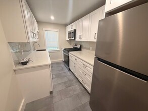 21 Gibson St, Unit 3 in Cambridge, MA - Foto de edificio - Building Photo