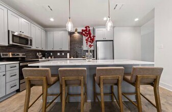 502 Highland Oaks Ln in Lafayette, LA - Building Photo - Building Photo