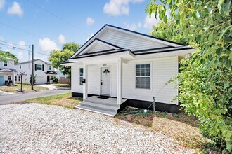 2311 Wooddale St in Jacksonville, FL - Building Photo - Building Photo