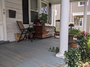 184 White St, Unit 2 in Belmont, MA - Building Photo - Building Photo