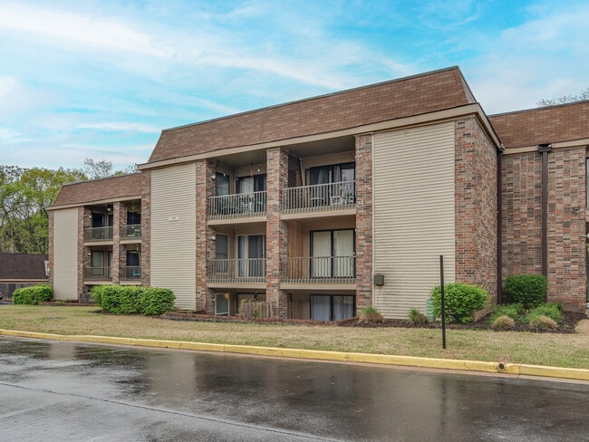 property at 1859 Poplar Woods Cir W