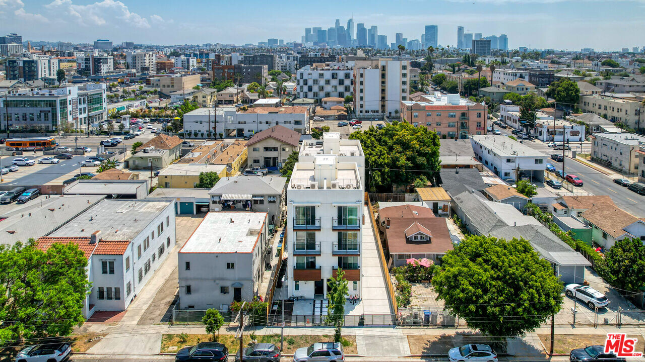 1042 Irolo St in Los Angeles, CA - Building Photo