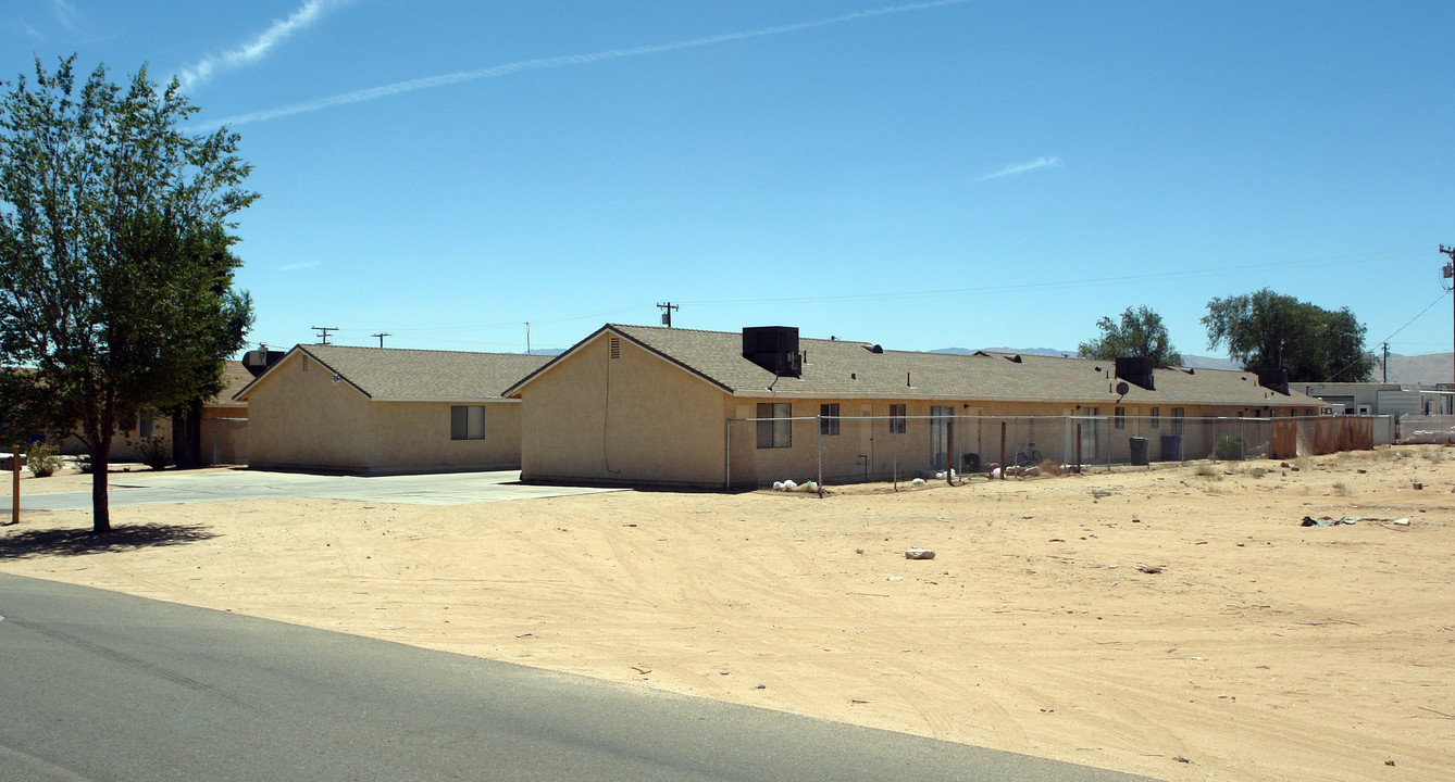 21969 Arapahoe Ave in Apple Valley, CA - Building Photo