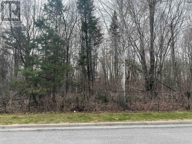 155 Gladeview Private in Ottawa, ON - Building Photo - Building Photo