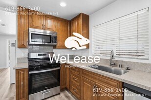 418.5 W 8th Ave in Escondido, CA - Building Photo