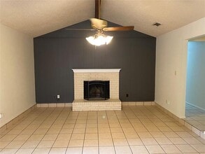 5400 Holly Trail in Arlington, TX - Building Photo - Building Photo
