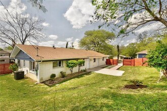 3500 Loyola Ln in Austin, TX - Building Photo - Building Photo