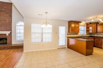 8562 Shingle Oaks Dr in Memphis, TN - Building Photo - Building Photo