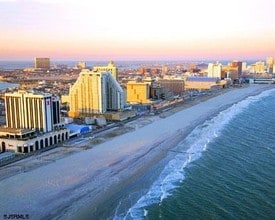 Atlantic Palace in Atlantic City, NJ - Foto de edificio - Building Photo