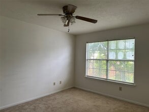 14202 Misty Knoll Ct in Houston, TX - Building Photo - Building Photo
