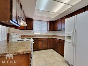 2121 W Morrow Dr in Phoenix, AZ - Building Photo - Building Photo