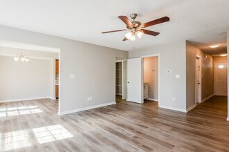 4011 Village Trace Blvd in Indianapolis, IN - Building Photo - Building Photo