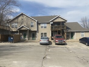 California Apartments in Lawrence, KS - Building Photo - Building Photo