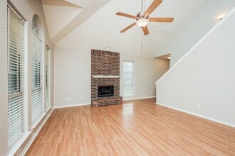 1453 Ridgecreek Dr in Lewisville, TX - Building Photo - Building Photo