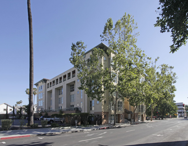 St. James Place in San Jose, CA - Building Photo - Building Photo