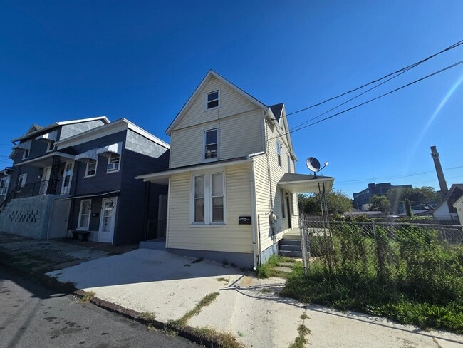 property at 512 Reynolds St